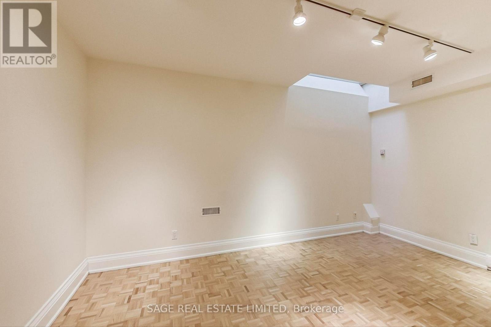 2c Beatrice Street, Toronto, Ontario  M6J 2T3 - Photo 33 - C13169524