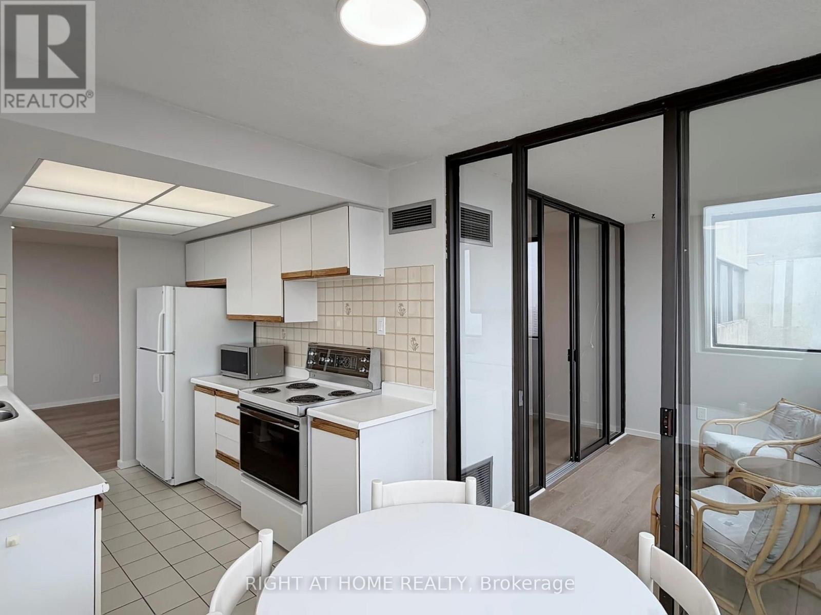 1602 - 133 Torresdale Avenue, Toronto, Ontario  M2R 3T2 - Photo 19 - C13169536