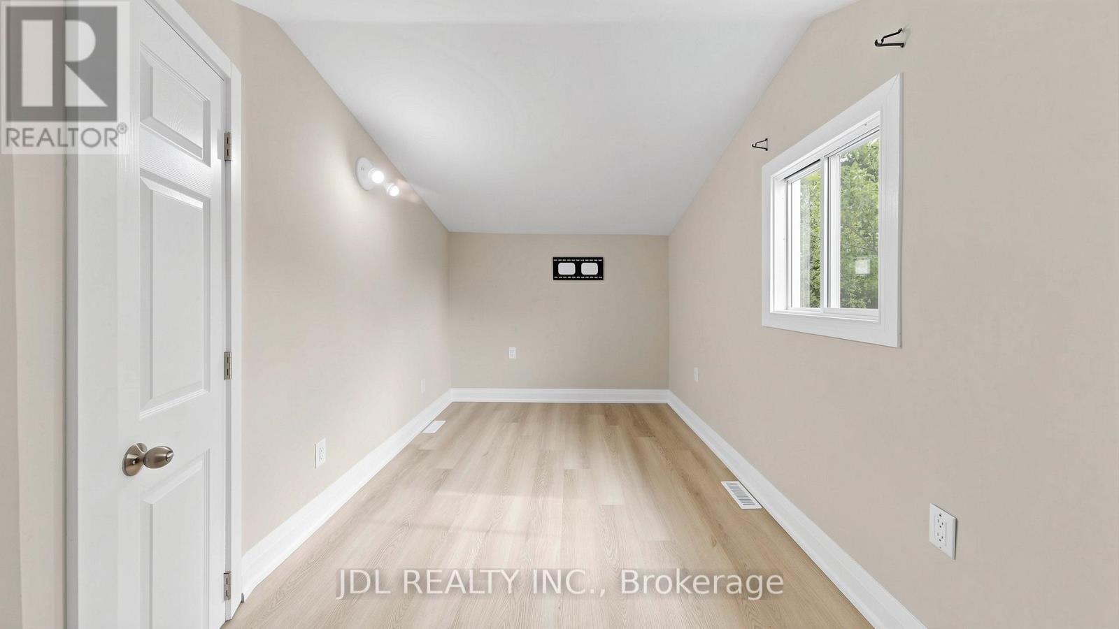 245 Royal Road, Georgina, Ontario  L4P 2T9 - Photo 13 - N13169560