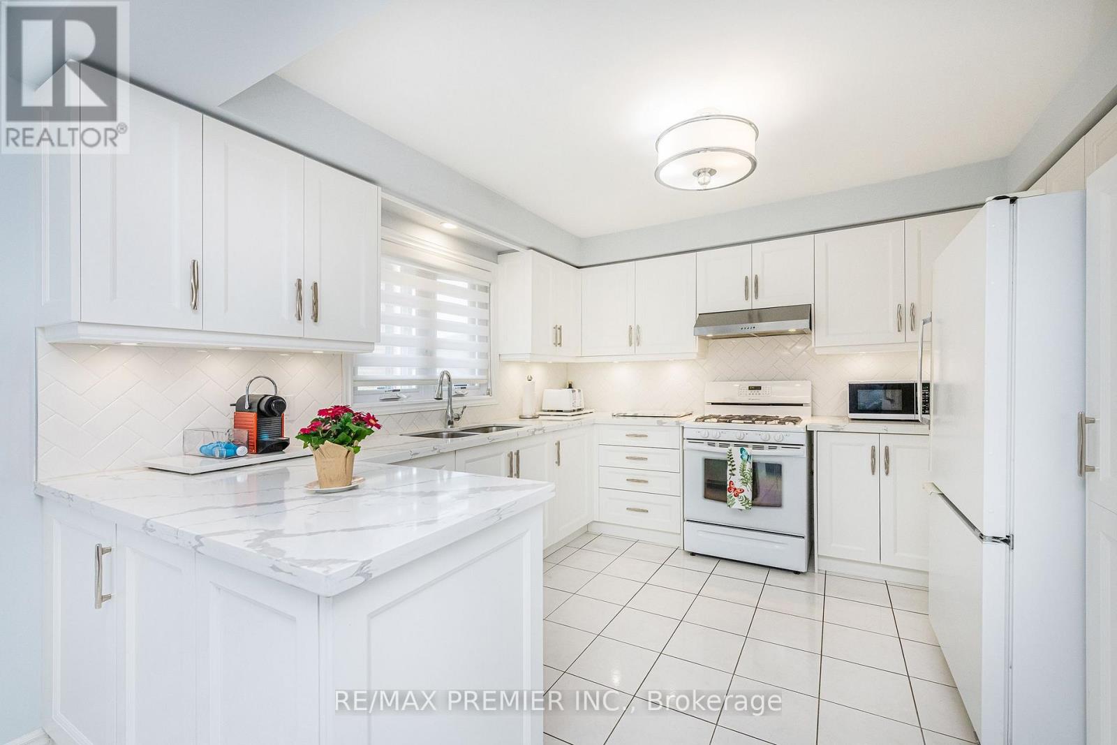 175 Medallion Boulevard, Vaughan, Ontario  L4L 8R7 - Photo 12 - N13169580