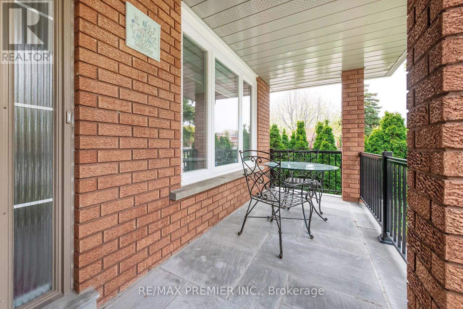 175 Medallion Boulevard, Vaughan, Ontario  L4L 8R7 - Photo 3 - N13169580