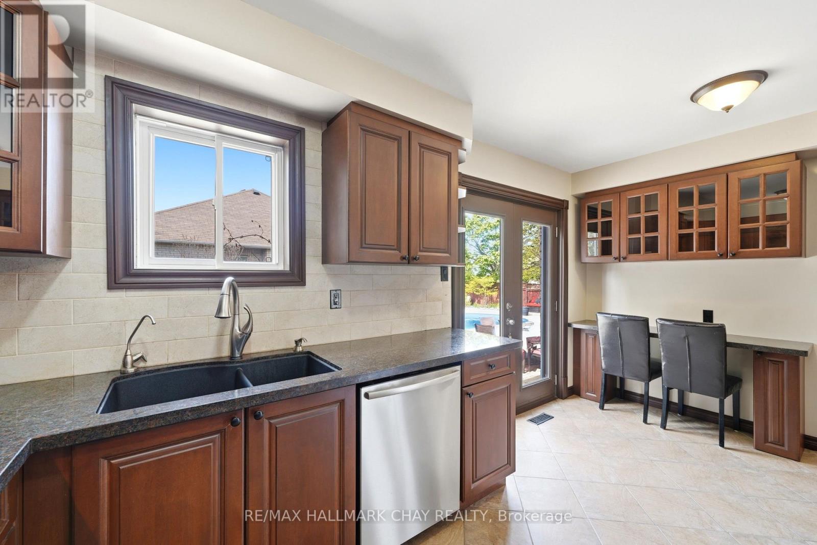 14 Dugdale Avenue, New Tecumseth, Ontario  L0G 1A0 - Photo 17 - N13169662