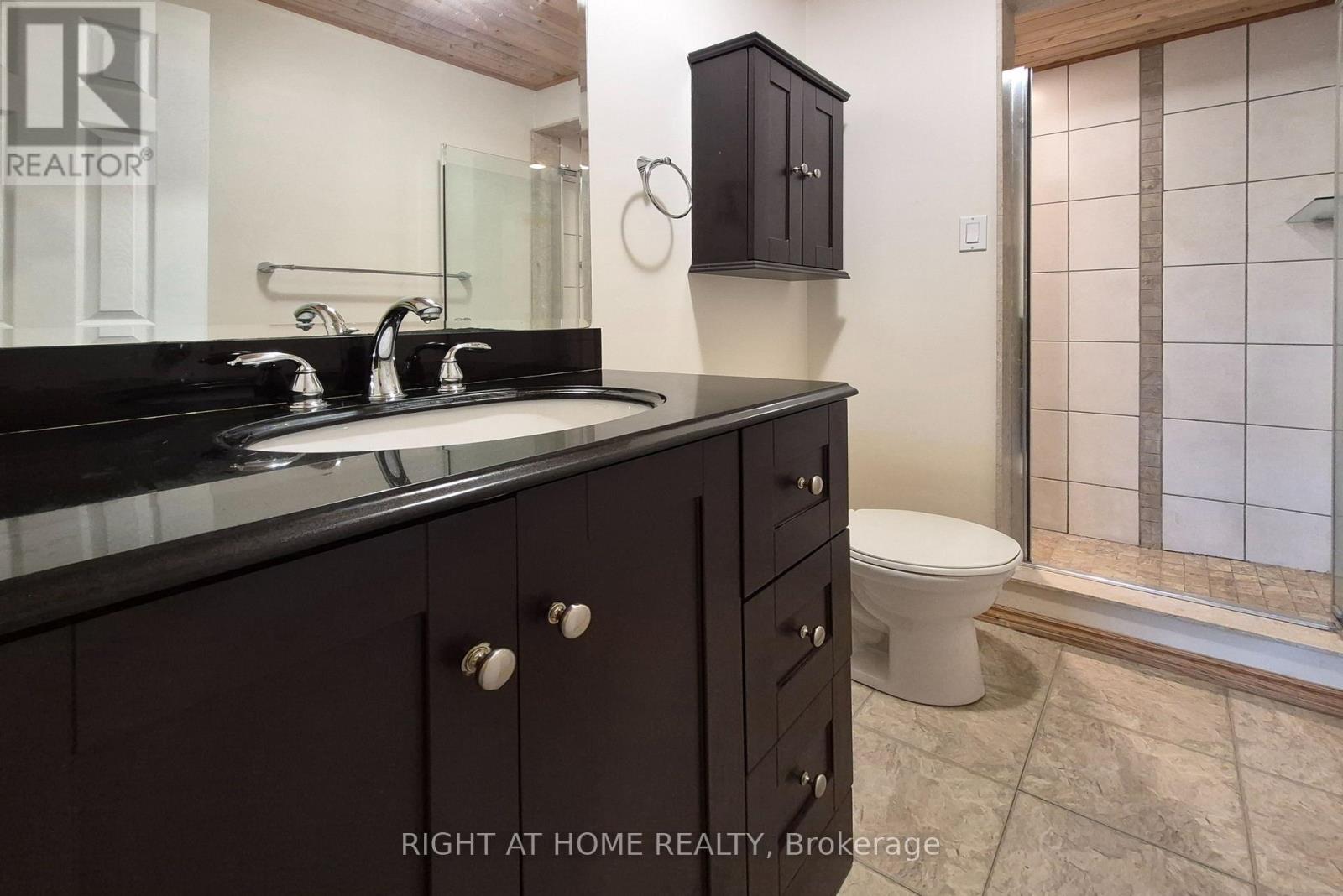 14 Ritva Court, Richmond Hill, Ontario  L4C 9R5 - Photo 10 - N13169664