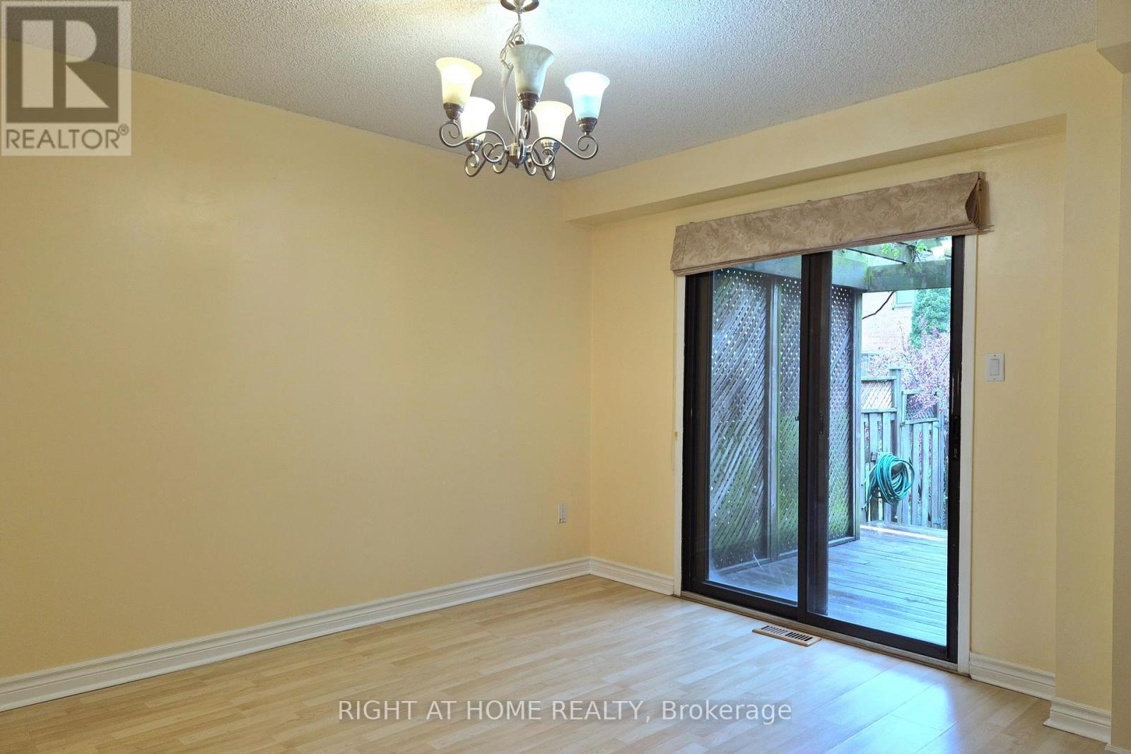14 Ritva Court, Richmond Hill, Ontario  L4C 9R5 - Photo 3 - N13169664