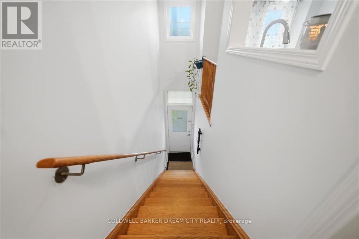 559 Midland Avenue, Toronto, Ontario  M1N 4E8 - Photo 3 - E13169700