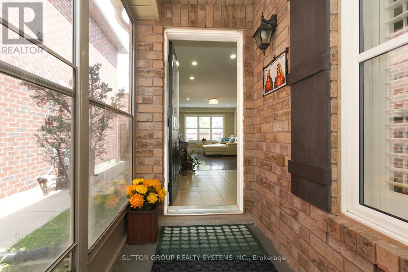 35 Bleasdale Avenue, Brampton, Ontario  L7A 0P5 - Photo 4 - W12908366