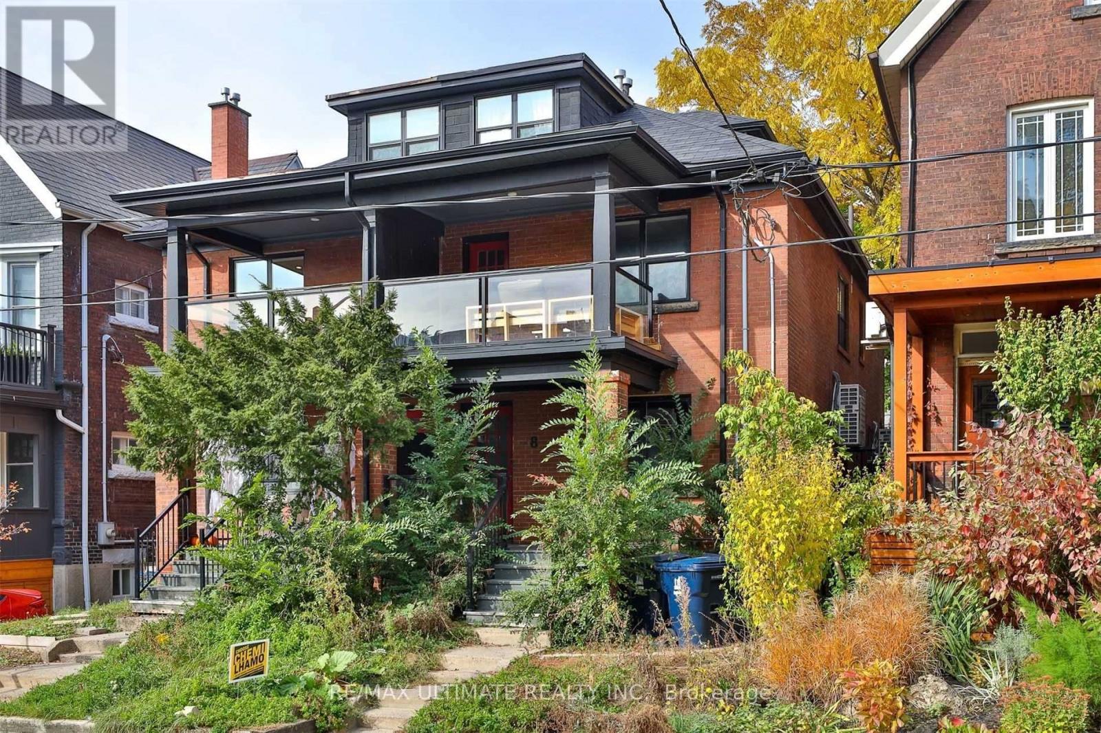8 GRAFTON AVENUE, Toronto, Ontario