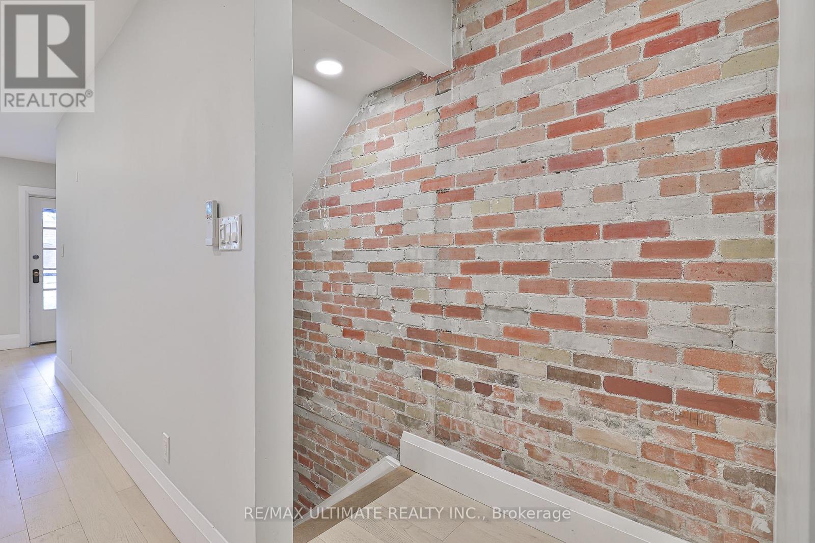 8 Grafton Avenue, Toronto, Ontario  M6R 1C4 - Photo 14 - W13169610