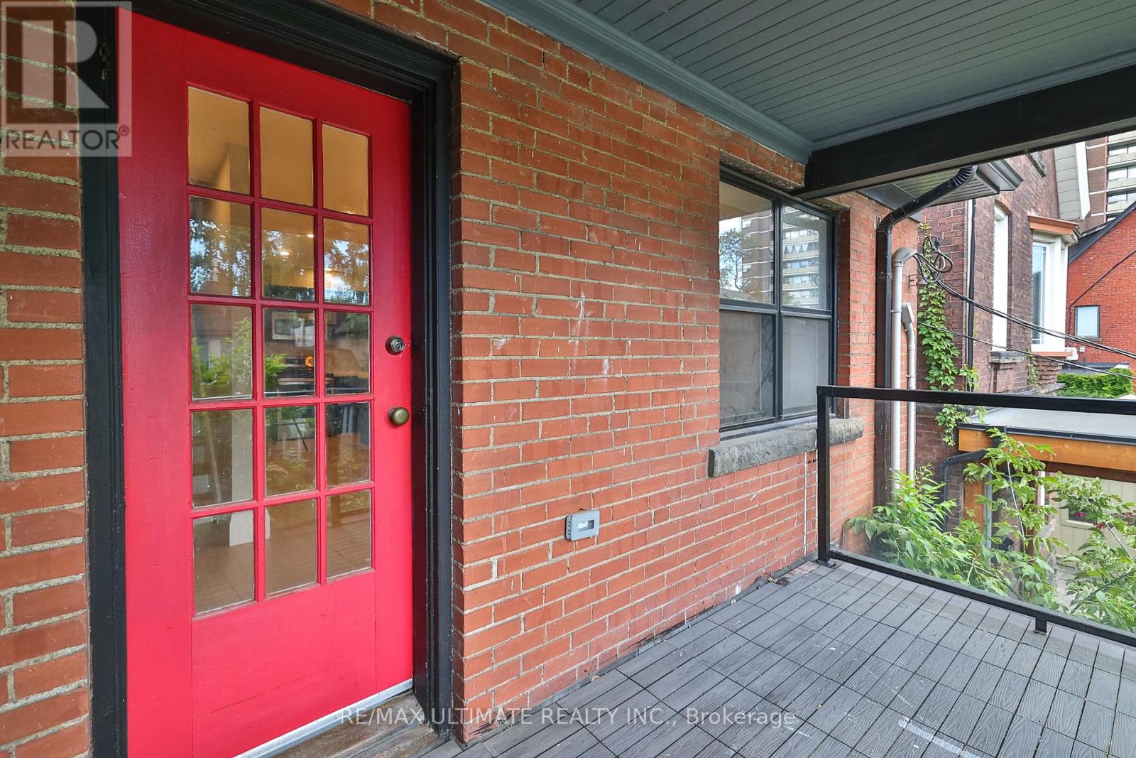 8 Grafton Avenue, Toronto, Ontario  M6R 1C4 - Photo 18 - W13169610