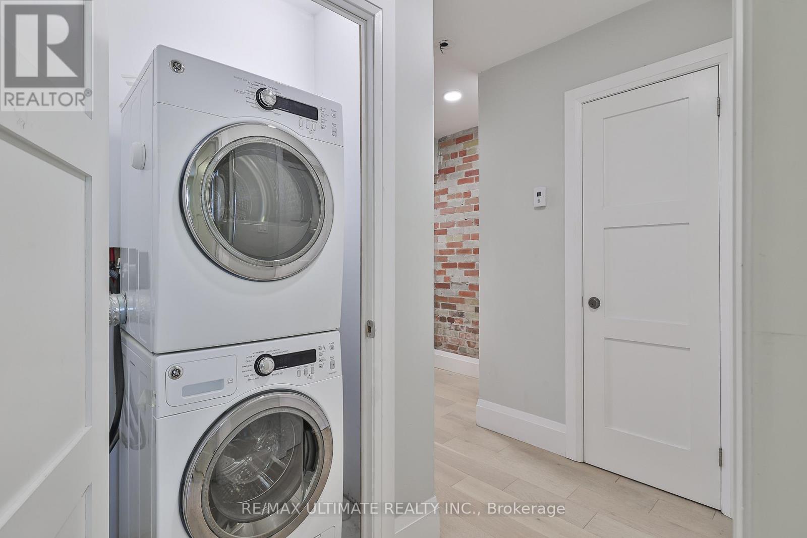 8 Grafton Avenue, Toronto, Ontario  M6R 1C4 - Photo 21 - W13169610