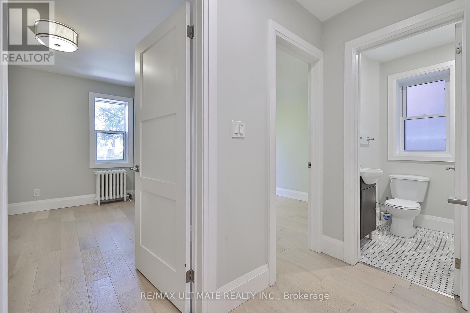 8 Grafton Avenue, Toronto, Ontario  M6R 1C4 - Photo 24 - W13169610
