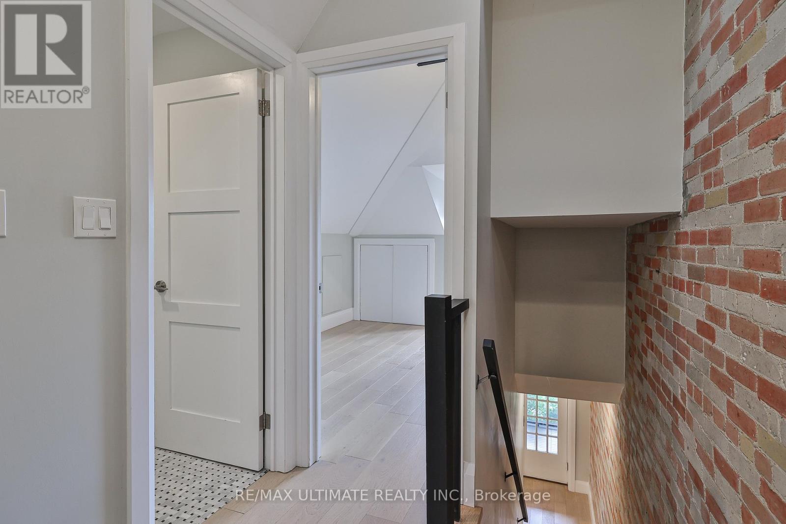8 Grafton Avenue, Toronto, Ontario  M6R 1C4 - Photo 28 - W13169610