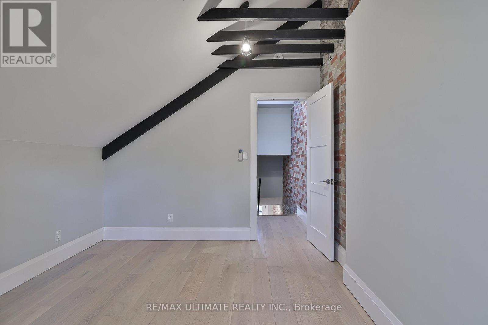 8 Grafton Avenue, Toronto, Ontario  M6R 1C4 - Photo 31 - W13169610