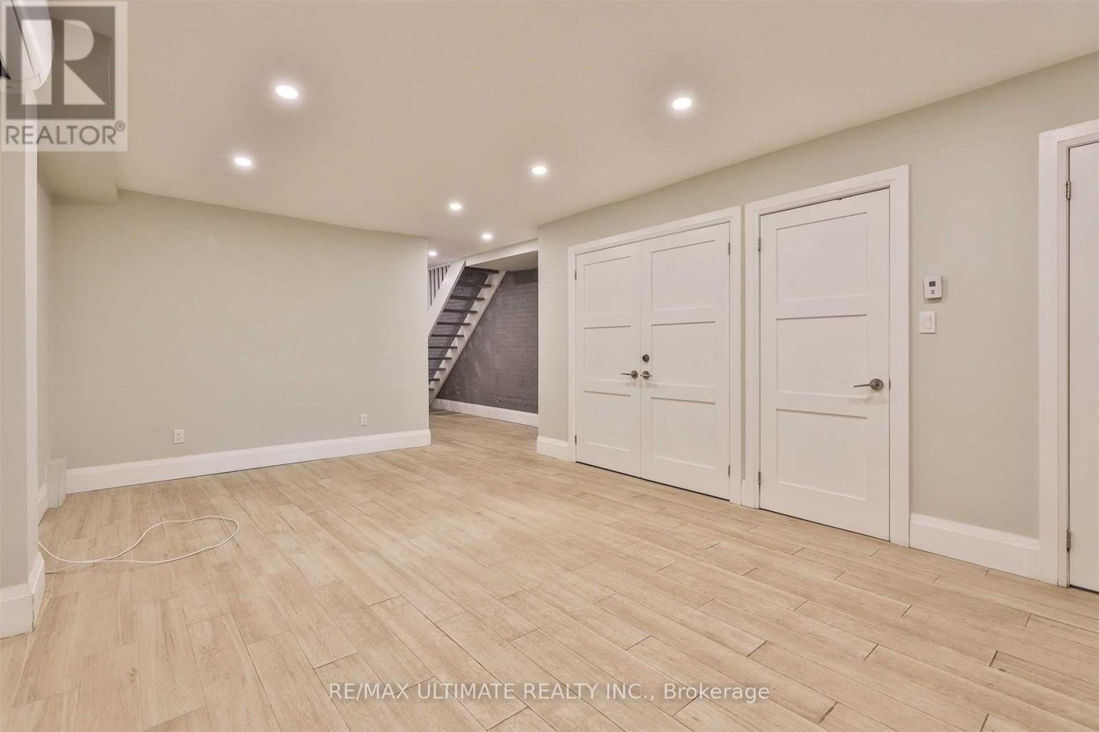 8 Grafton Avenue, Toronto, Ontario  M6R 1C4 - Photo 49 - W13169610