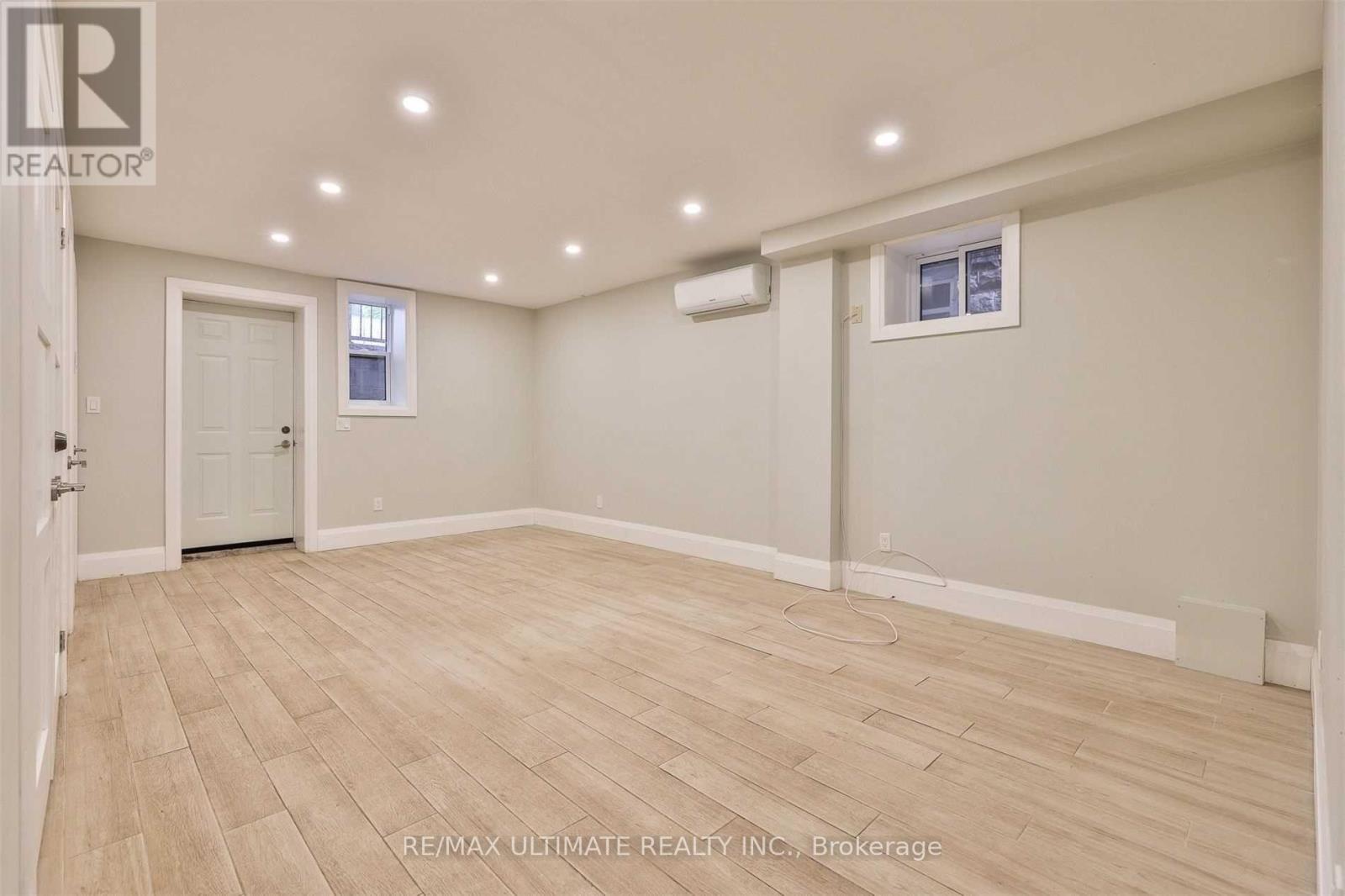 8 Grafton Avenue, Toronto, Ontario  M6R 1C4 - Photo 50 - W13169610