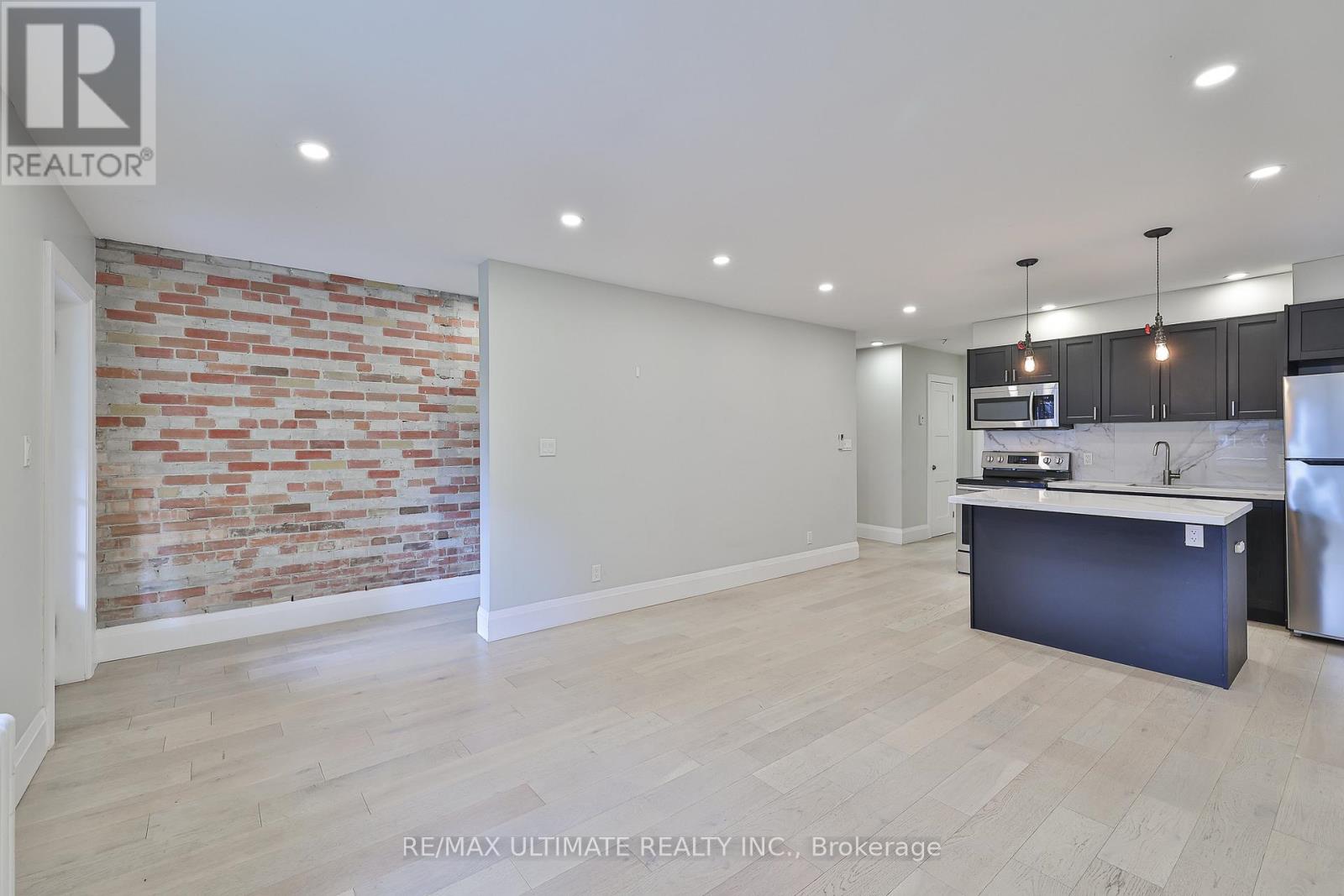 8 Grafton Avenue, Toronto, Ontario  M6R 1C4 - Photo 8 - W13169610