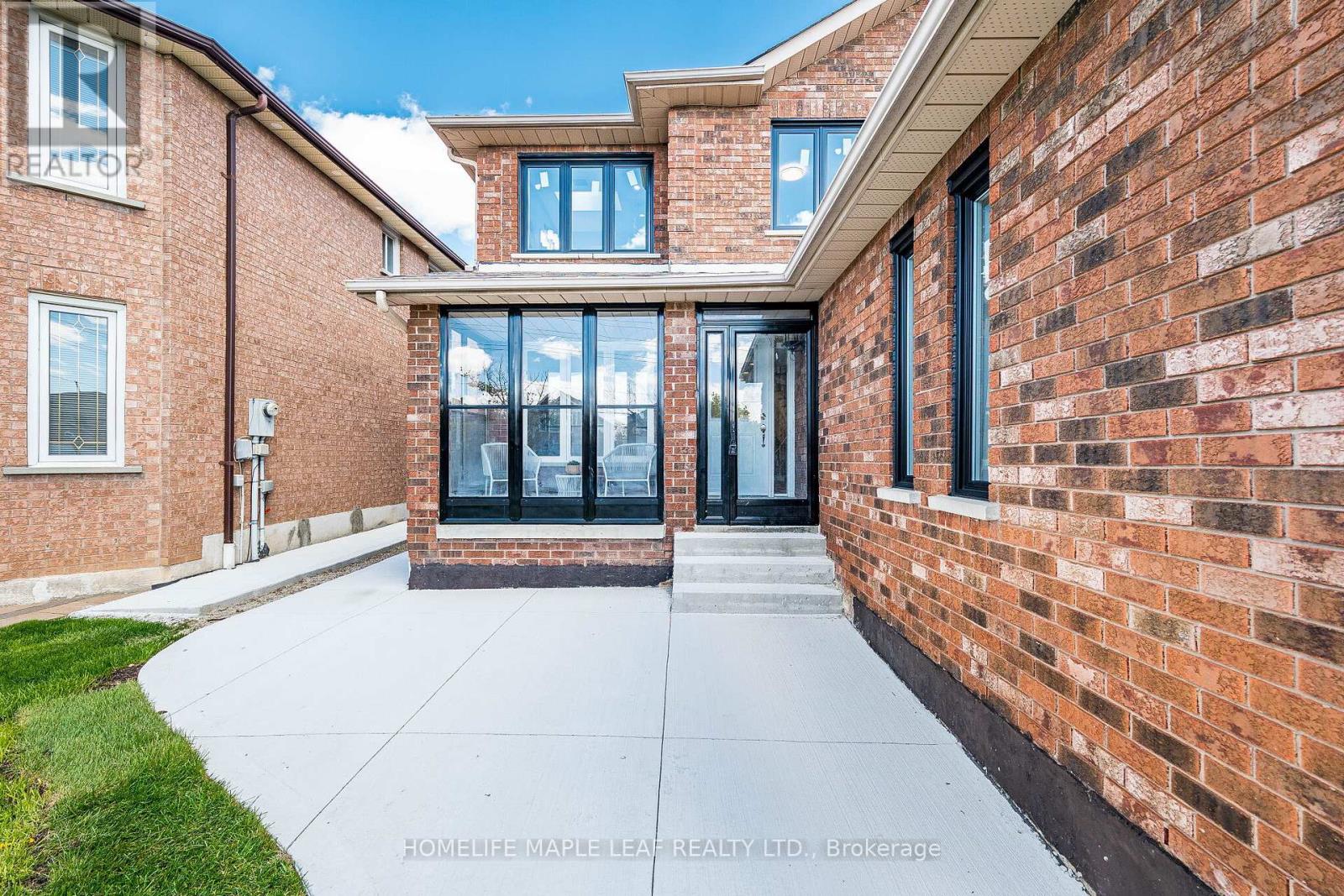 4799 Rathkeale Road, Mississauga, Ontario  L5V 1K3 - Photo 4 - W13169676