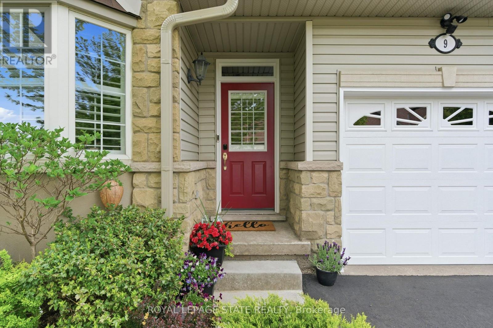 9 - 212 Stonehenge Drive, Hamilton, Ontario  L9K 1N5 - Photo 3 - X13034194