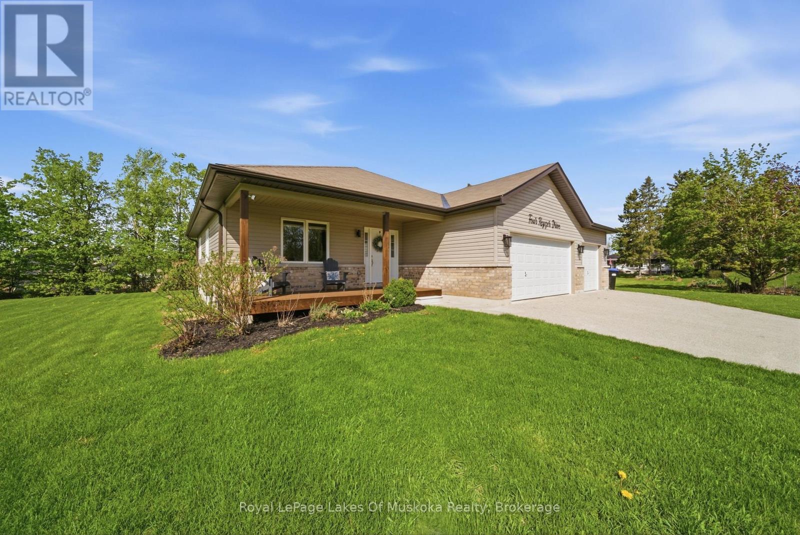 4 Keyzer Drive, Oro-Medonte (Warminster), Ontario  L3V 8N7 - Photo 2 - S13169746