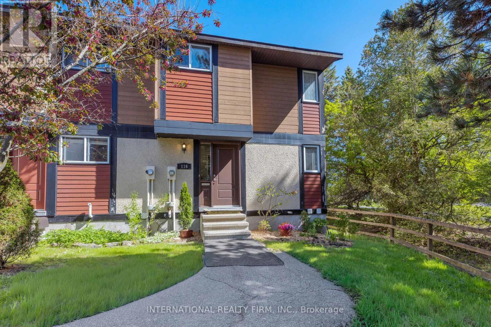 116 MCCLINTOCK WAY, Ottawa, Ontario