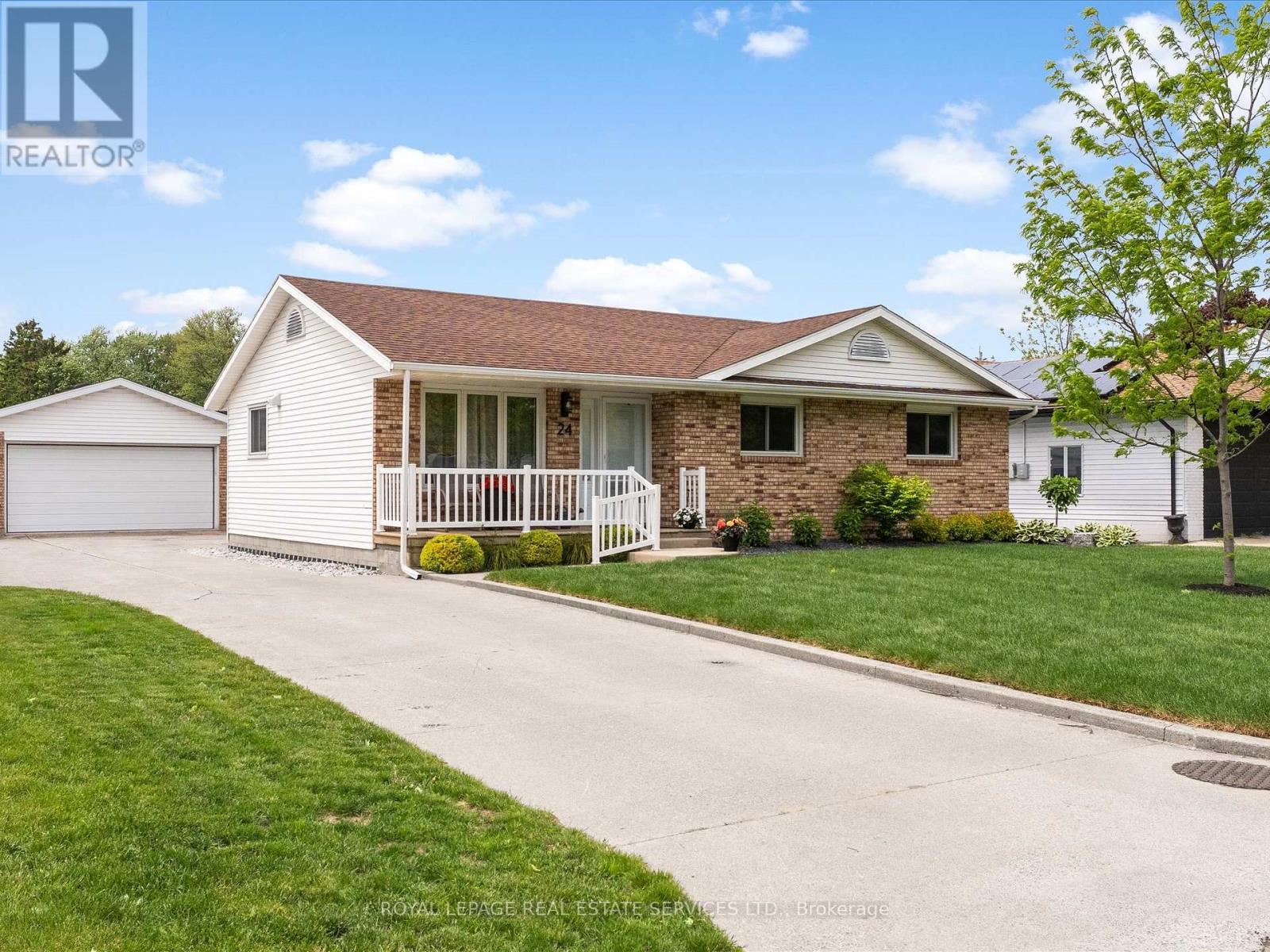 24 William Avenue, Kingsville, Ontario  N9Y 3T2 - Photo 2 - X13169514