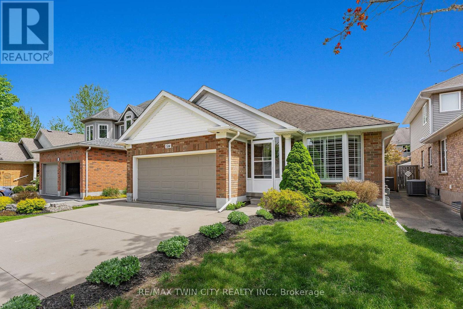 514 Brentcliffe Drive, Waterloo, Ontario  N2T 2S4 - Photo 3 - X13169566
