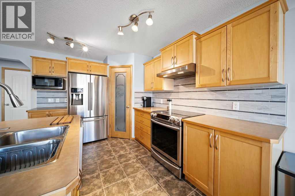 190 Brightonstone Bay Se, Calgary, Alberta  T2Z 4W4 - Photo 3 - A2301379