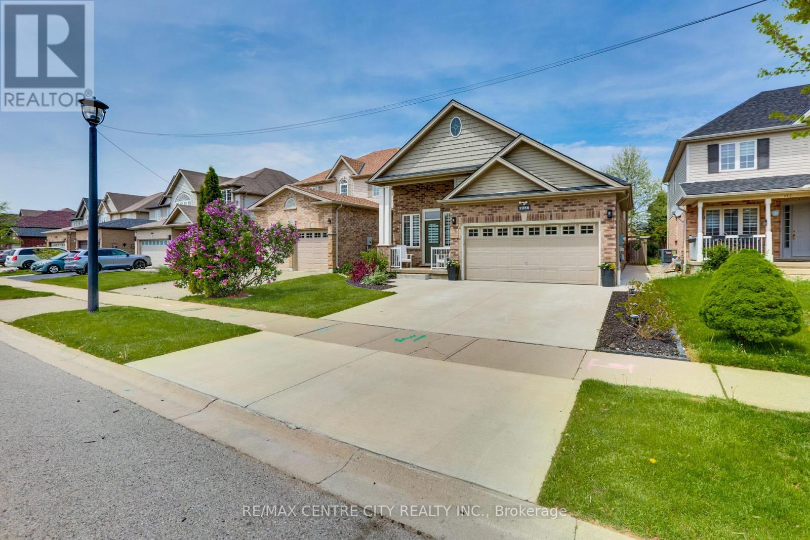 1956 Foxwood Avenue, London North, Ontario  N6G 0C5 - Photo 2 - X13169922