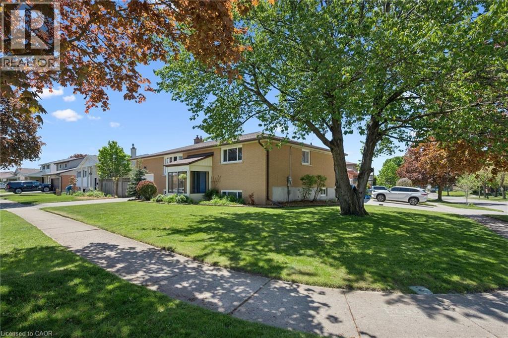 47 Oakhurst Crescent, Kitchener, Ontario  N2B 3K2 - Photo 3 - 40831386