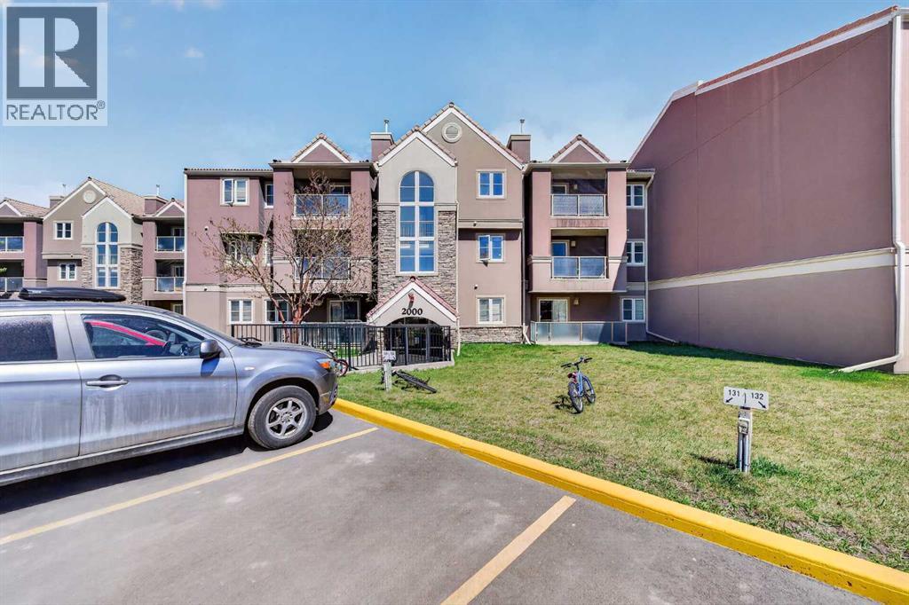 2031, 2031 Edenwold Heights Nw, Calgary, Alberta  T3A 3Y2 - Photo 2 - A2312299