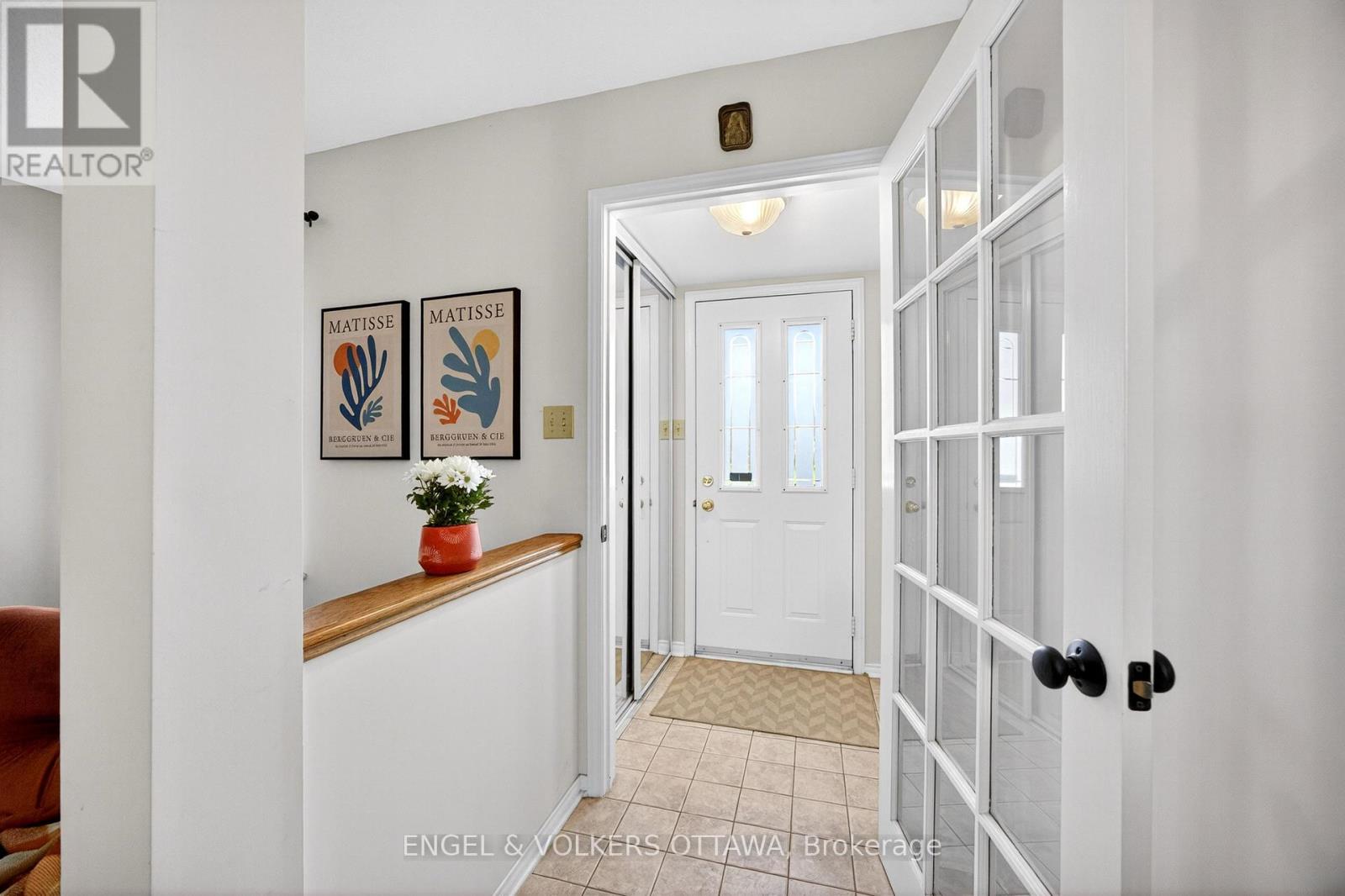 36 Brigadier Private, Ottawa, Ontario  K1N 1E6 - Photo 3 - X13169886