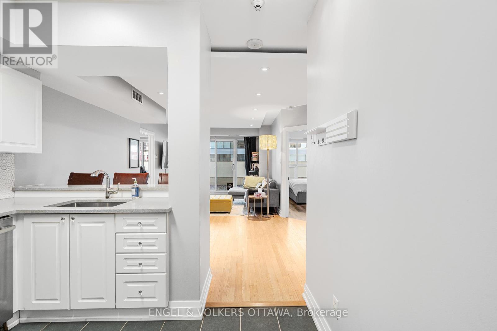 202 - 200 Rideau Street, Ottawa, Ontario  K1N 5Y1 - Photo 5 - X13169970