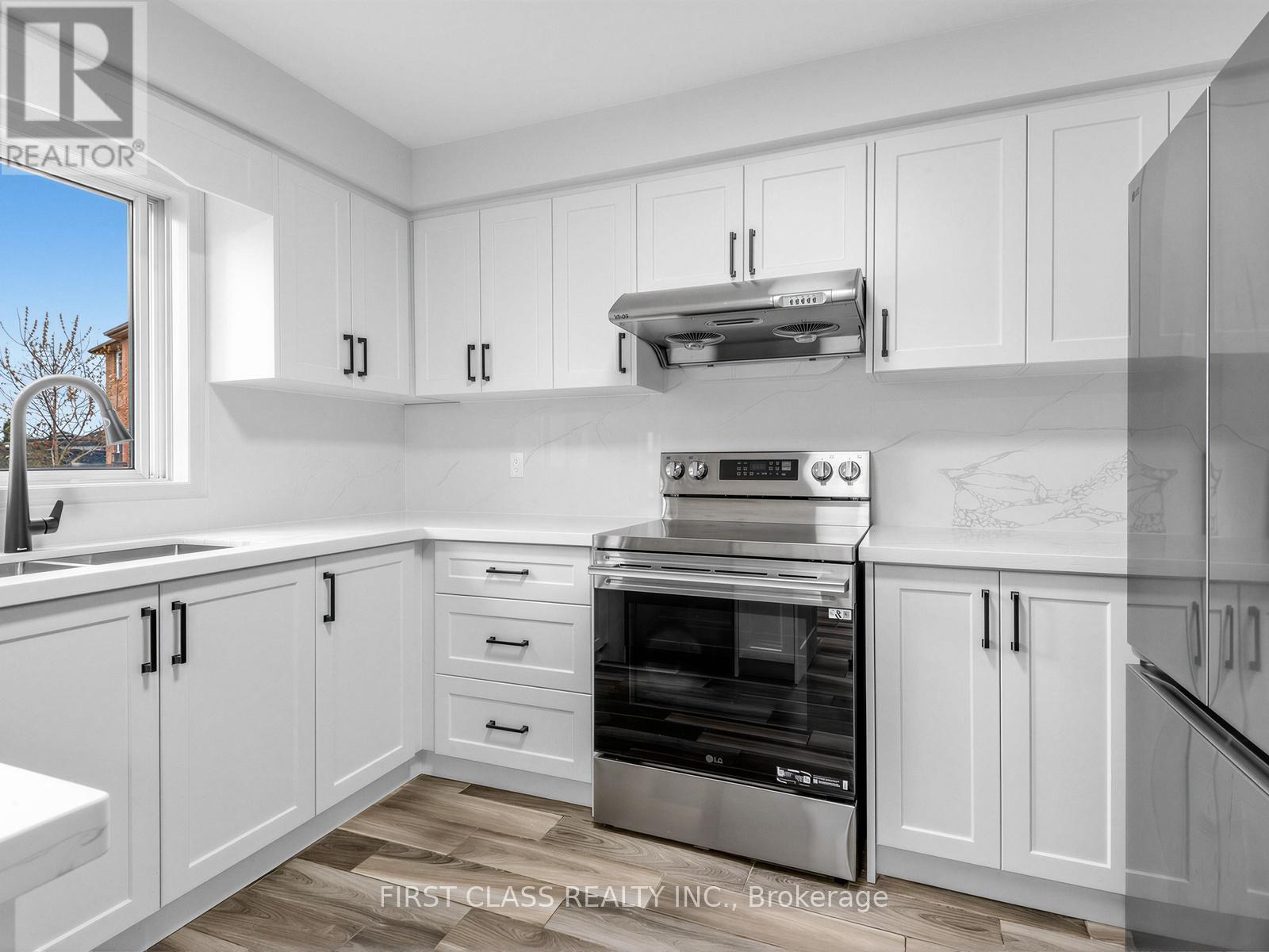 104 Chalmers Drive, Barrie, Ontario L4N 8V9 - Photo 11 - S13067016