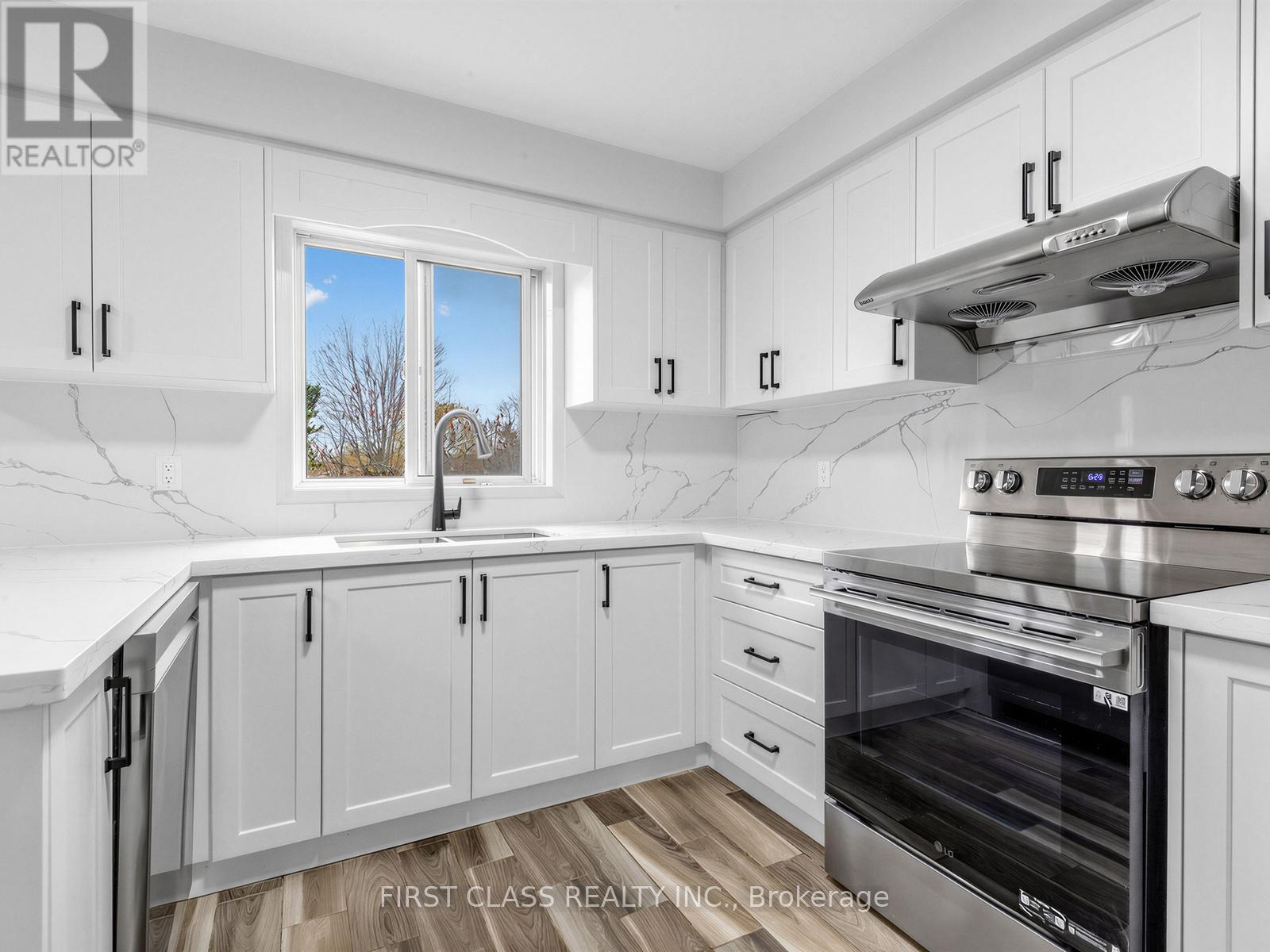 104 Chalmers Drive, Barrie, Ontario L4N 8V9 - Photo 10 - S13067016