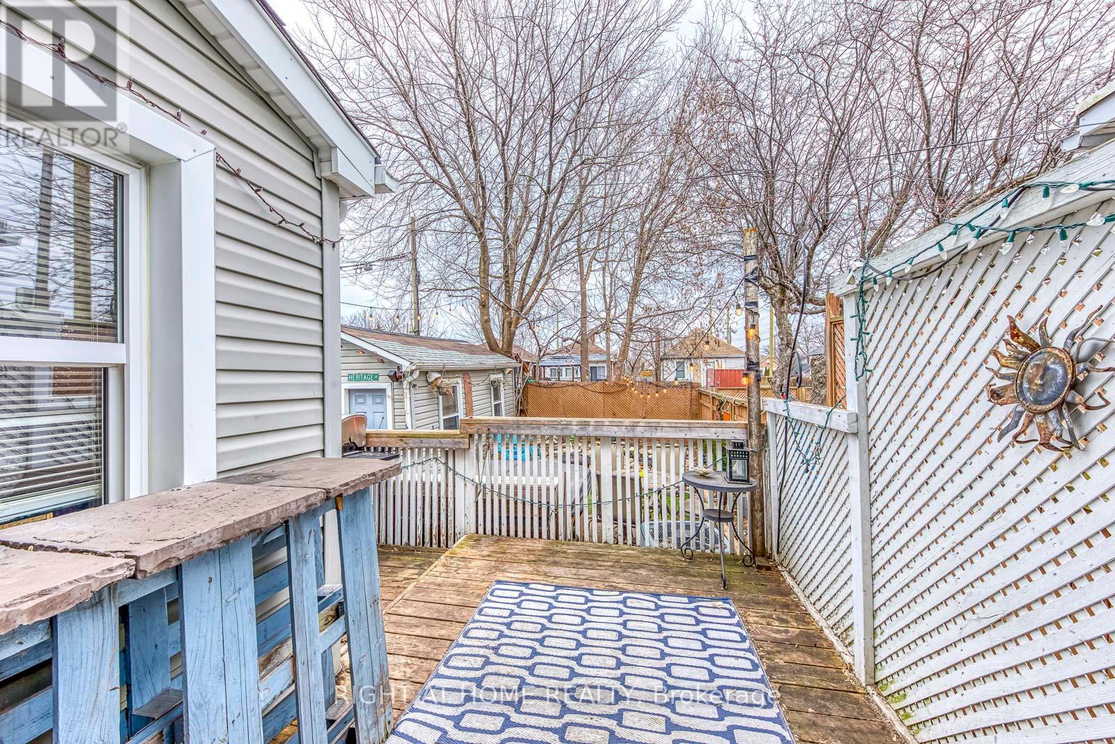 64 Wexford Avenue N, Hamilton, Ontario  L8H 4M4 - Photo 9 - X12801458