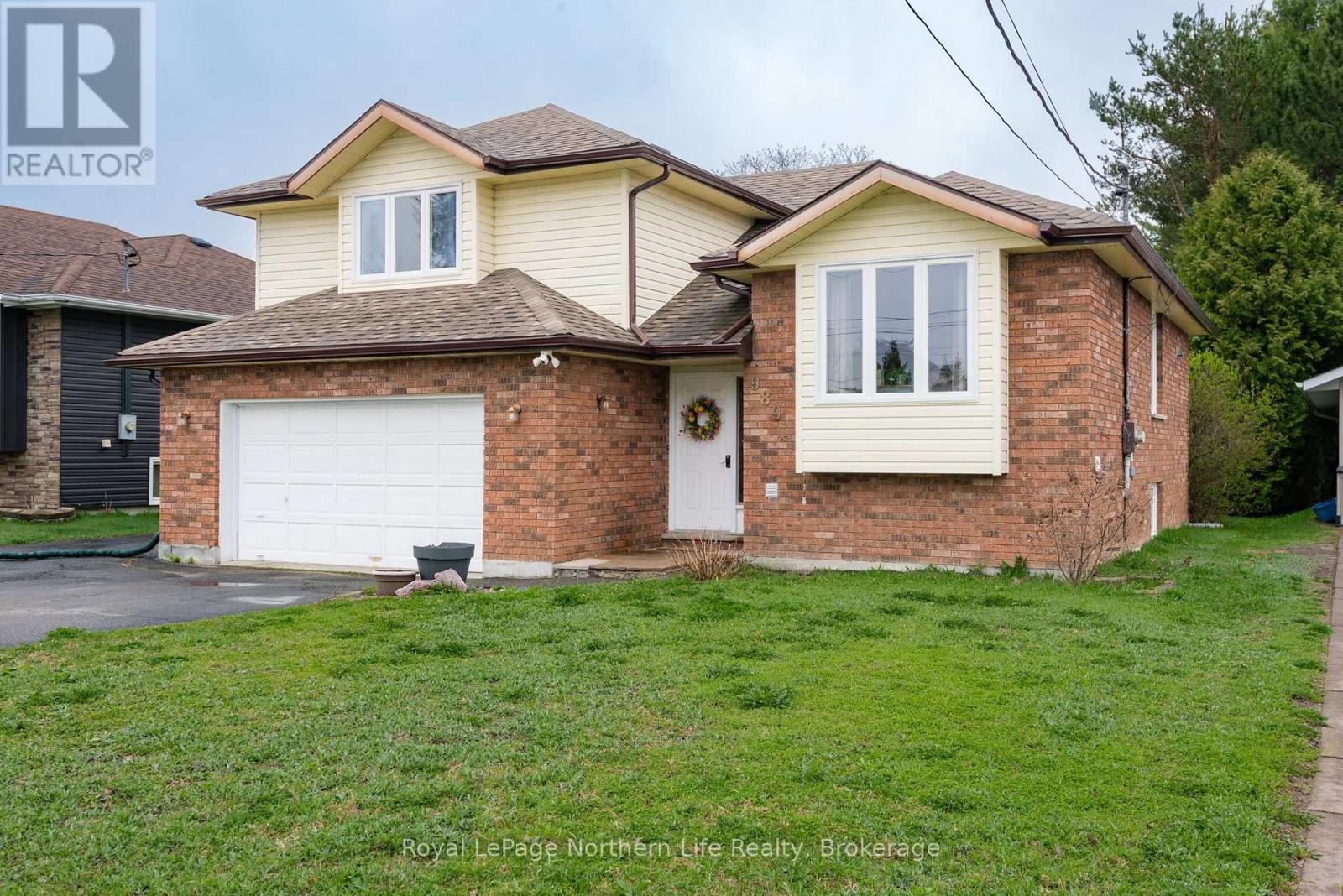 989 Annette Street N, Greater Sudbury, Ontario  P3P 1R9 - Photo 1 - X13169788