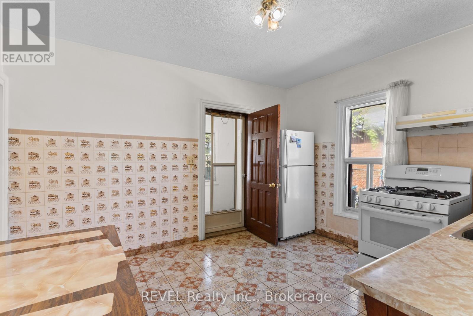 6401 Taylor Street, Niagara Falls, Ontario  L2G 2E9 - Photo 12 - X13170044