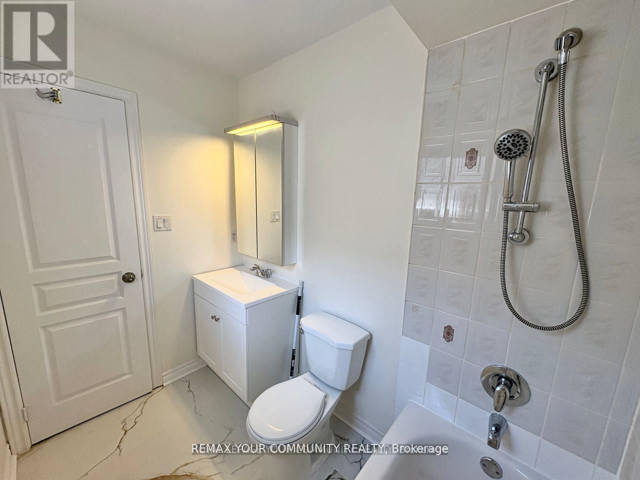 52 Stanley Street, Barrie, Ontario  L4M 6V6 - Photo 13 - S13109898