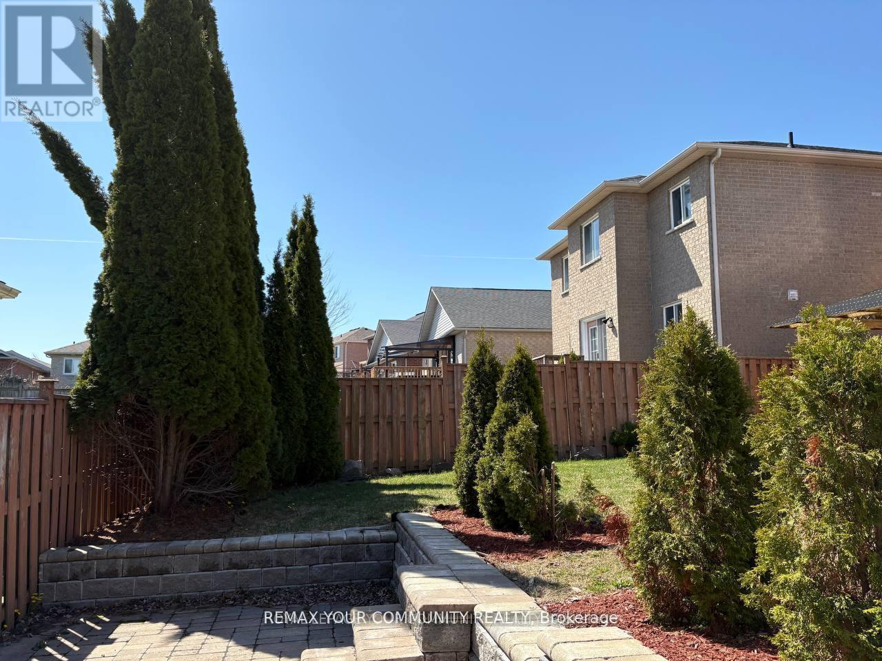 52 Stanley Street, Barrie, Ontario  L4M 6V6 - Photo 22 - S13109898