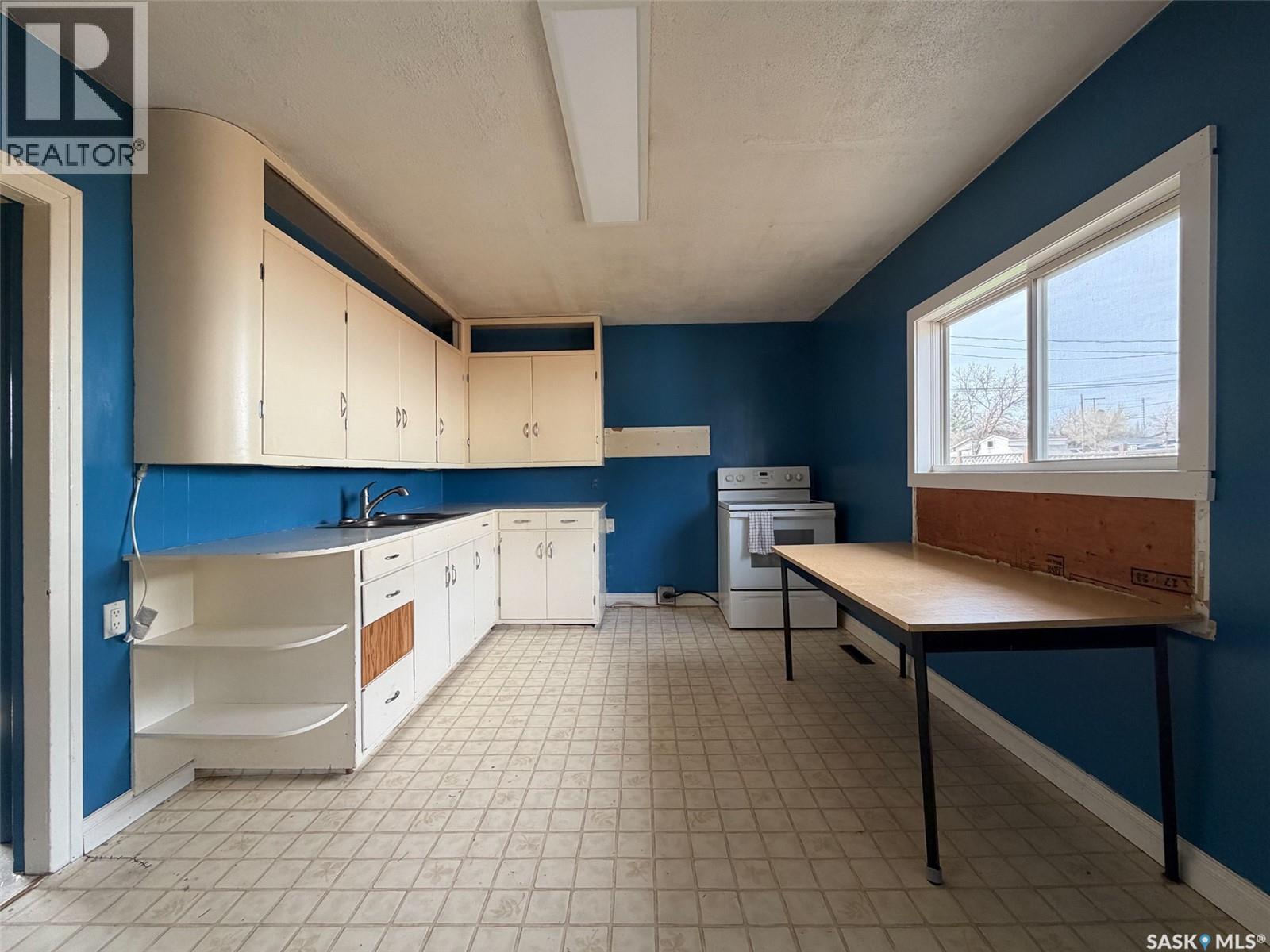 102 Wayne Street, Abbey, Saskatchewan  S0N 0A0 - Photo 11 - SK008624