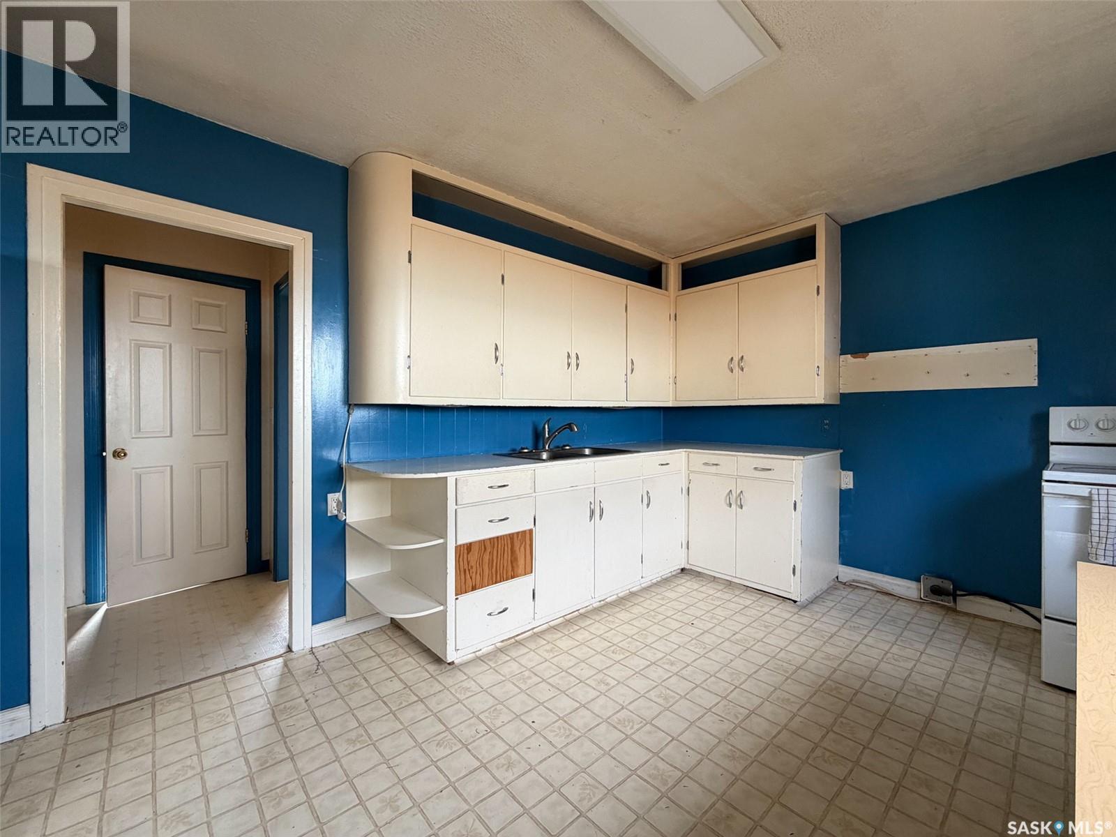 102 Wayne Street, Abbey, Saskatchewan  S0N 0A0 - Photo 12 - SK008624