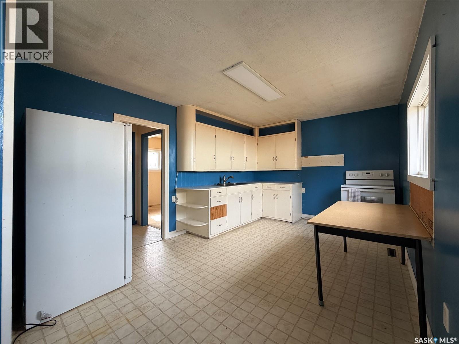 102 Wayne Street, Abbey, Saskatchewan  S0N 0A0 - Photo 10 - SK008624