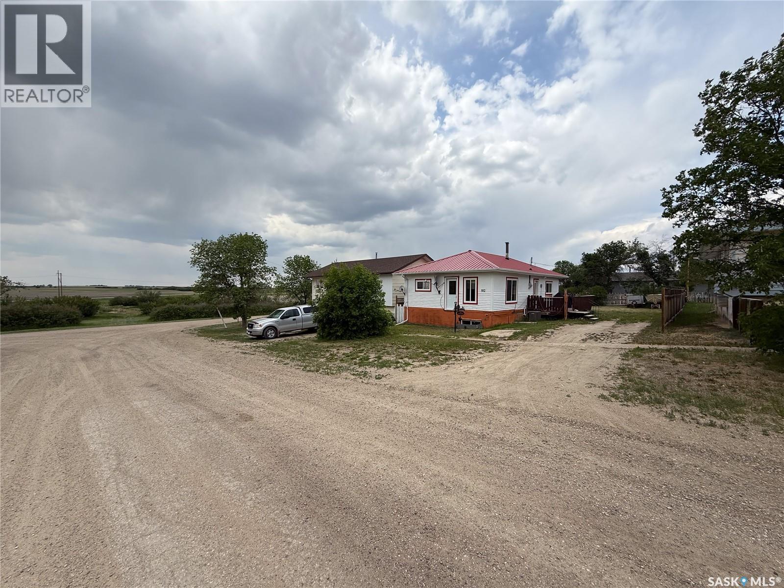 102 Wayne Street, Abbey, Saskatchewan  S0N 0A0 - Photo 4 - SK008624