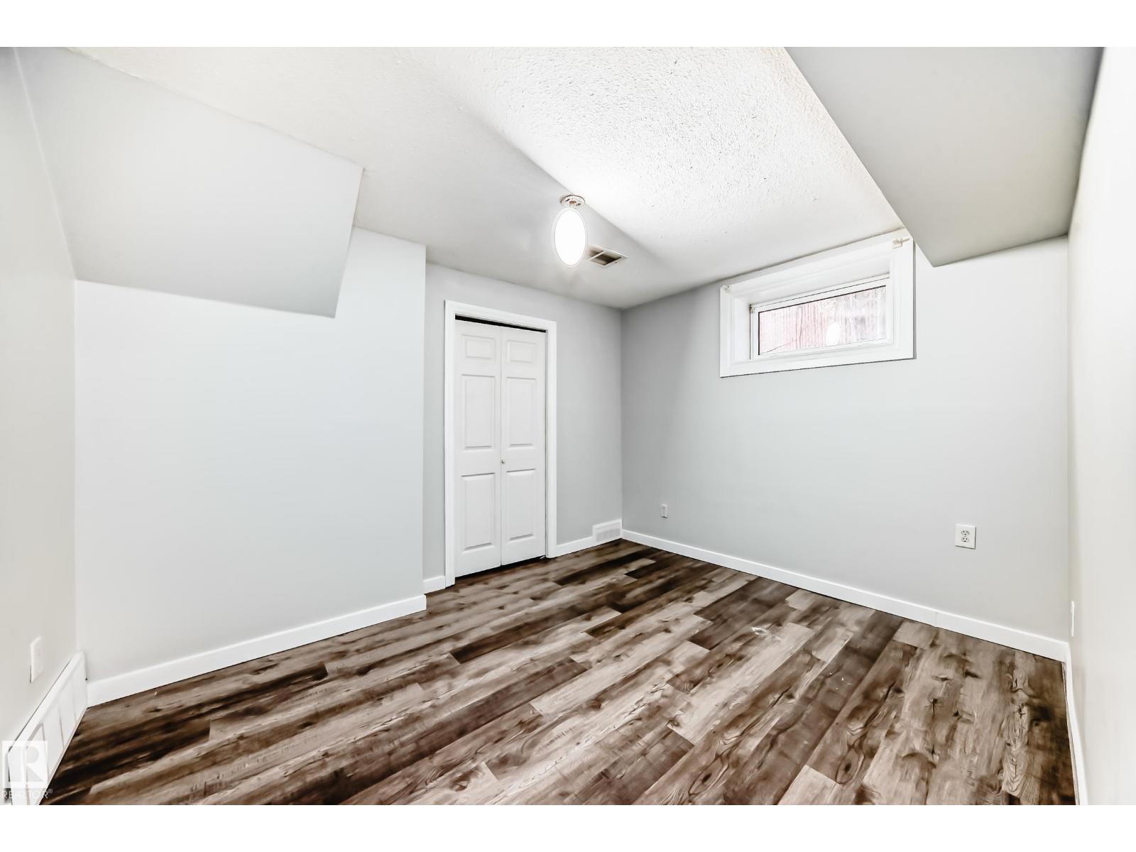 8615 42a Av Nw, Edmonton, Alberta  T6K 1E6 - Photo 38 - E4489798