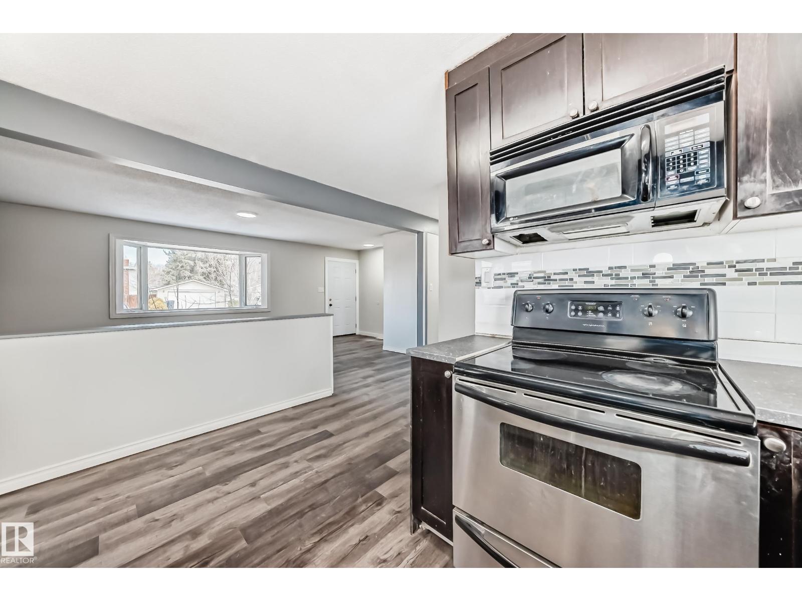 8615 42a Av Nw, Edmonton, Alberta  T6K 1E6 - Photo 7 - E4489798