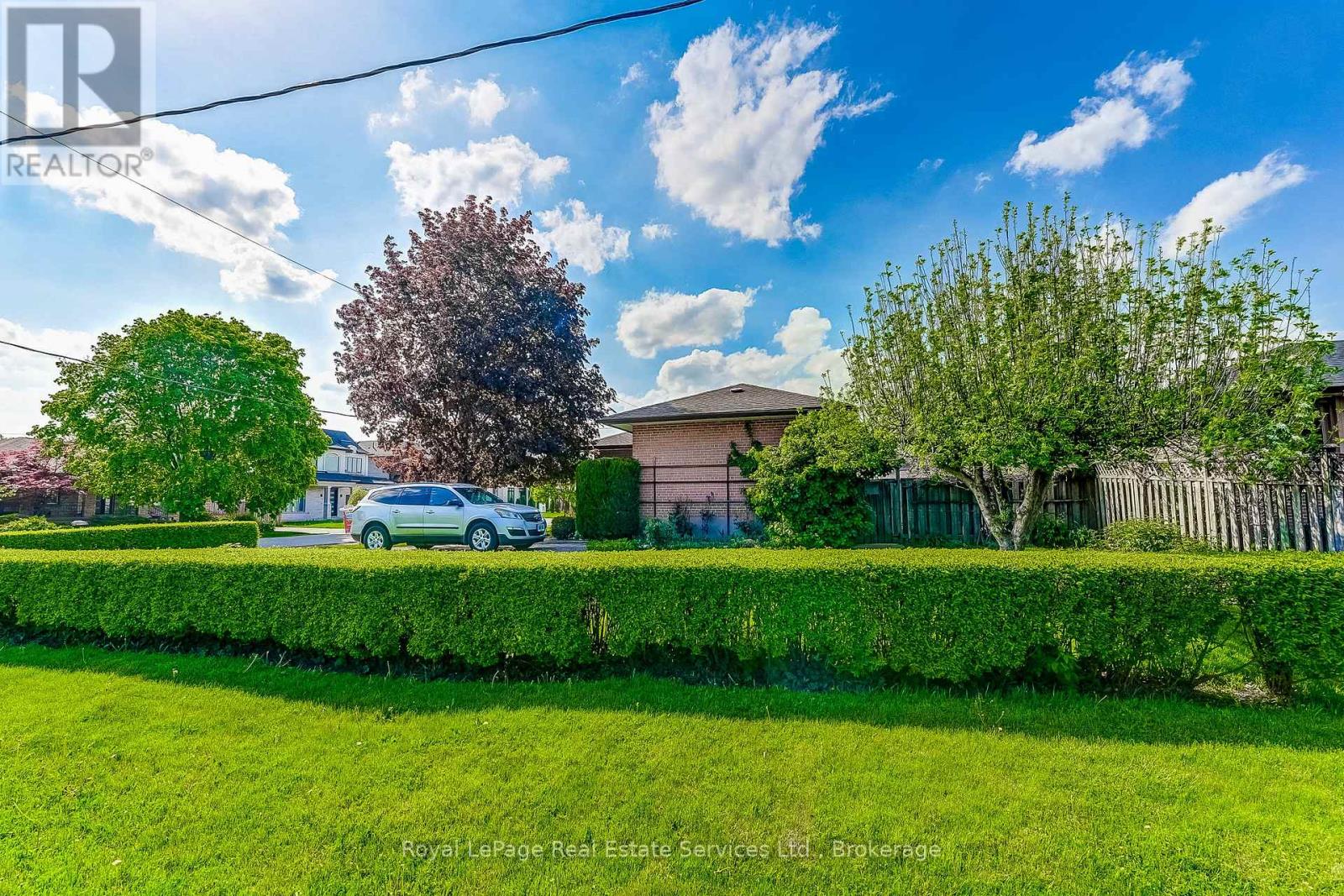 339 Weighton Drive, Oakville, Ontario  L6R 2R5 - Photo 4 - W12955414