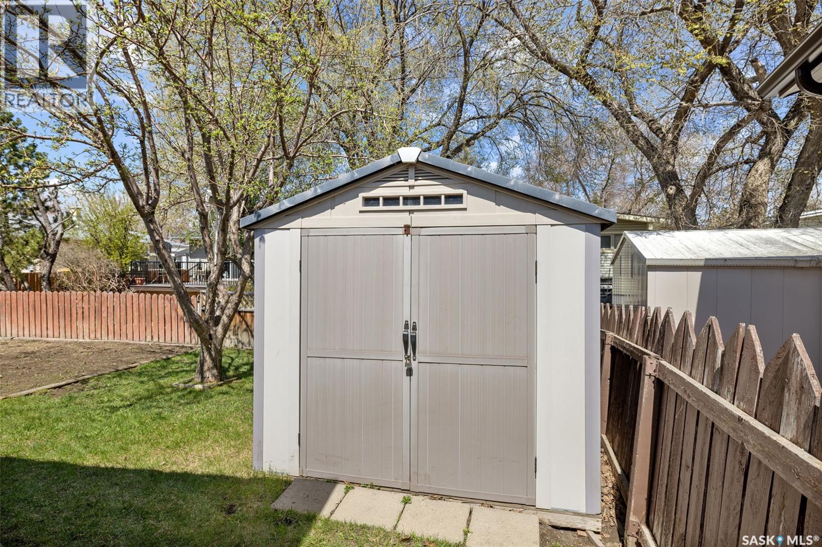 21 Merlin Crescent N, Regina, Saskatchewan  S4R 3E2 - Photo 32 - SK036742