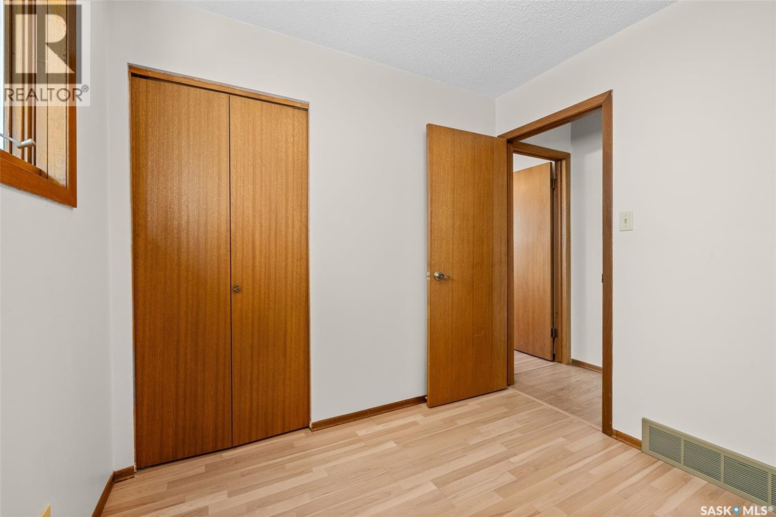 21 Merlin Crescent N, Regina, Saskatchewan  S4R 3E2 - Photo 12 - SK036742