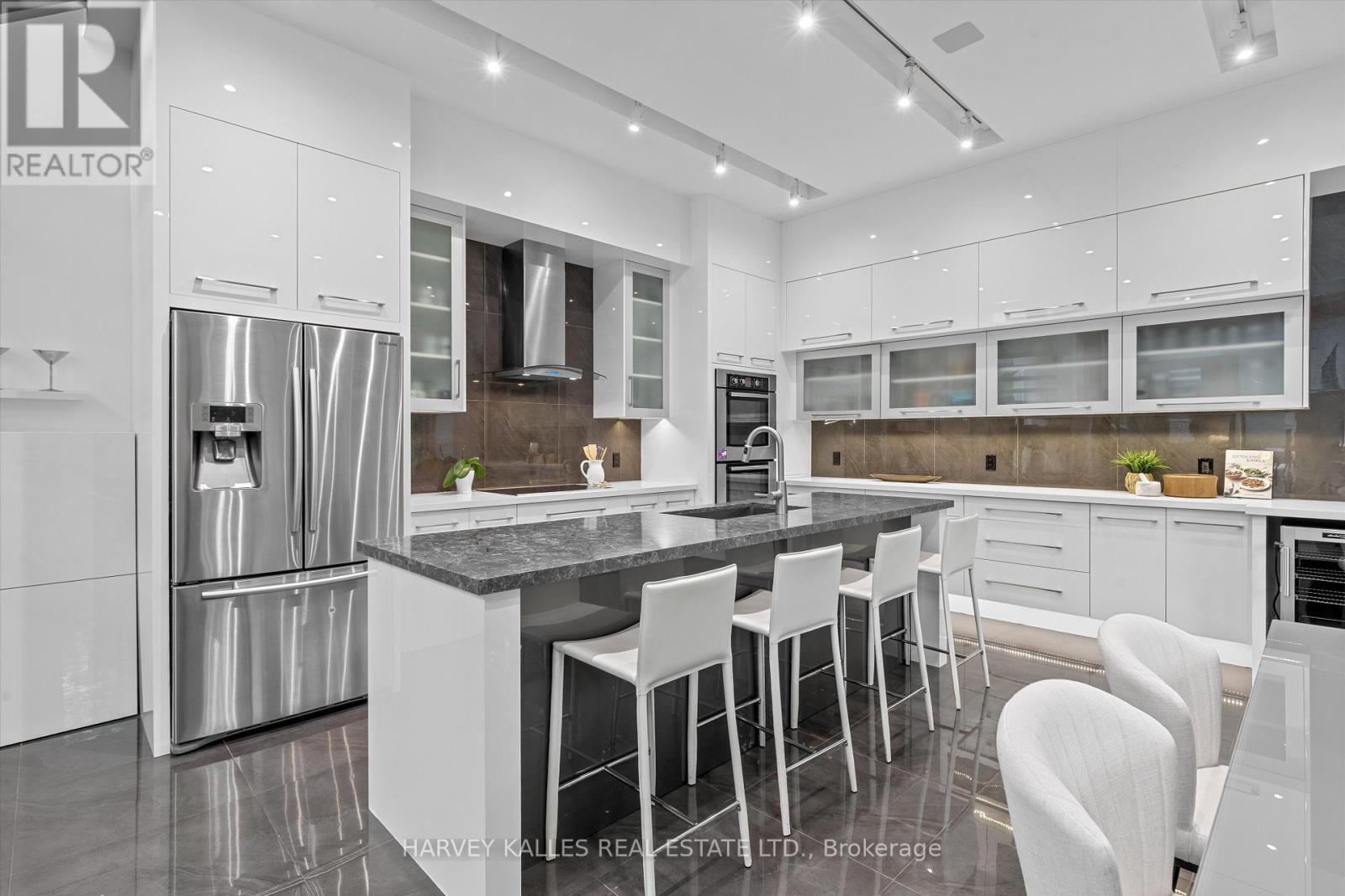 51 Hi Mount Drive, Toronto, Ontario  M2K 1X3 - Photo 13 - C13169772
