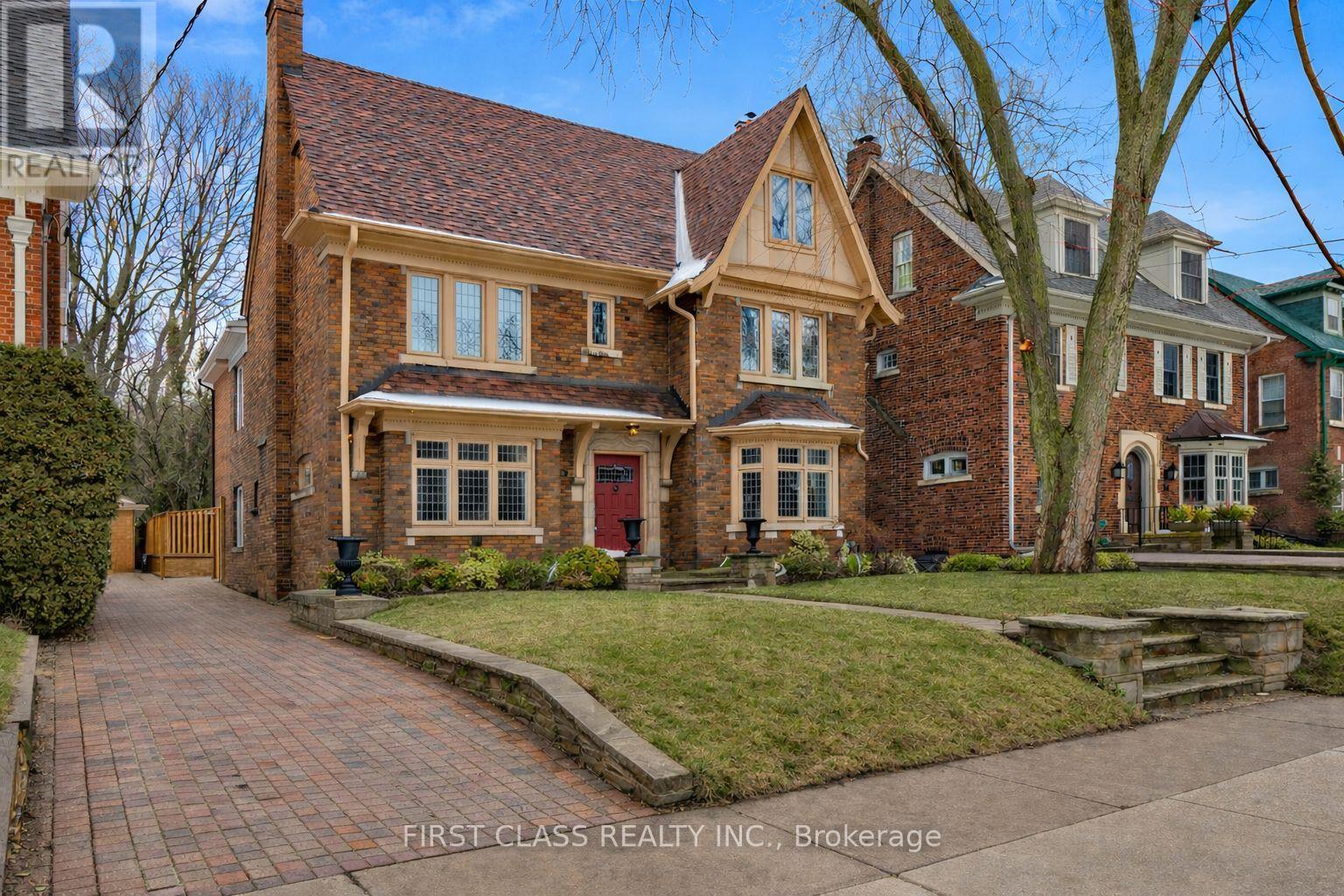 80 DOUGLAS DRIVE, Toronto, Ontario